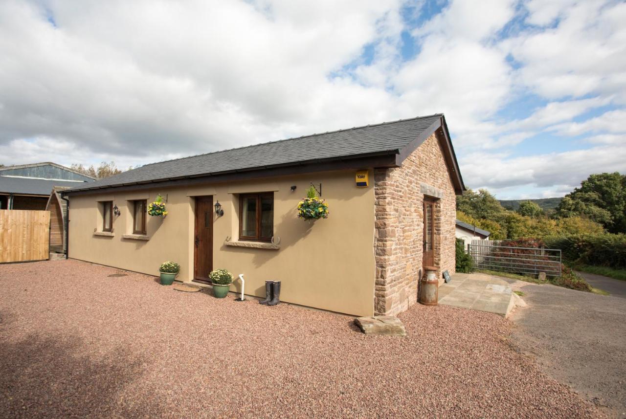 The Old Dairy - Boutique Countryside Cottage At Harrys Cottages Pen-y-Clawdd Dış mekan fotoğraf
