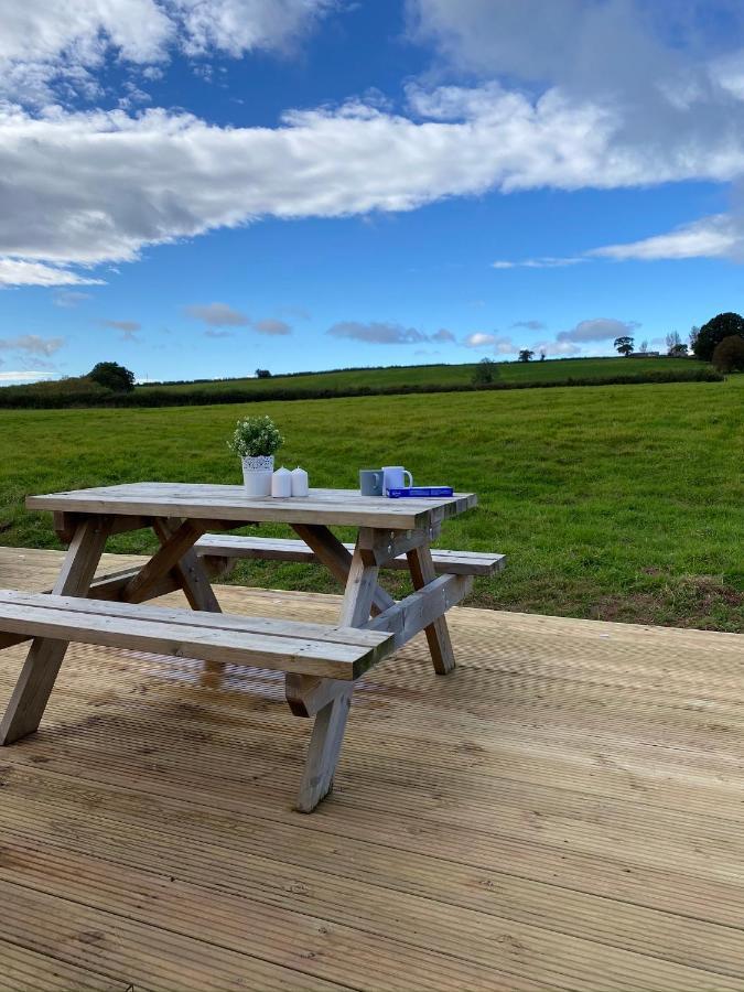 The Old Dairy - Boutique Countryside Cottage At Harrys Cottages Pen-y-Clawdd Dış mekan fotoğraf