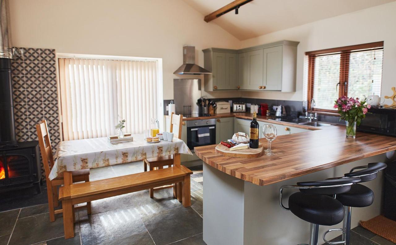 The Old Dairy - Boutique Countryside Cottage At Harrys Cottages Pen-y-Clawdd Dış mekan fotoğraf
