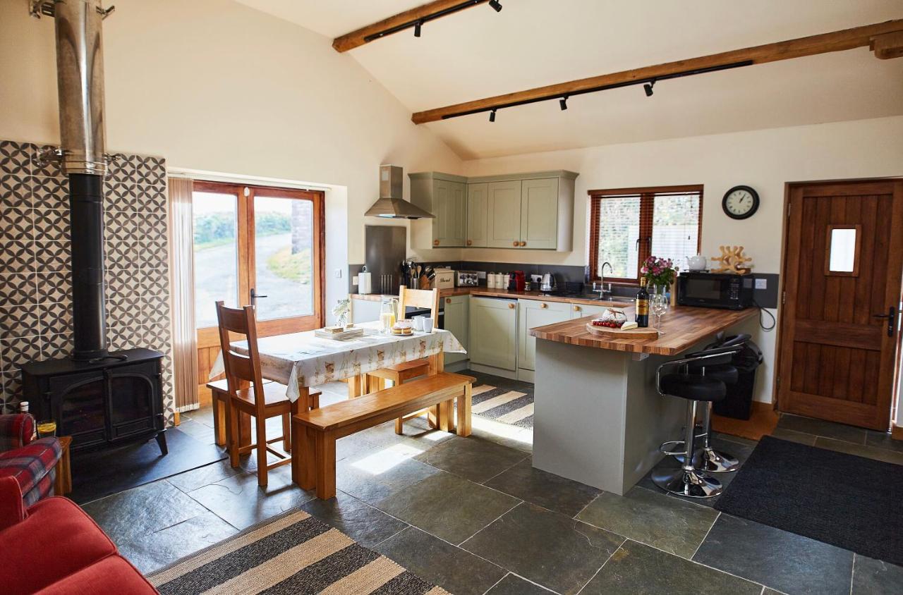 The Old Dairy - Boutique Countryside Cottage At Harrys Cottages Pen-y-Clawdd Dış mekan fotoğraf